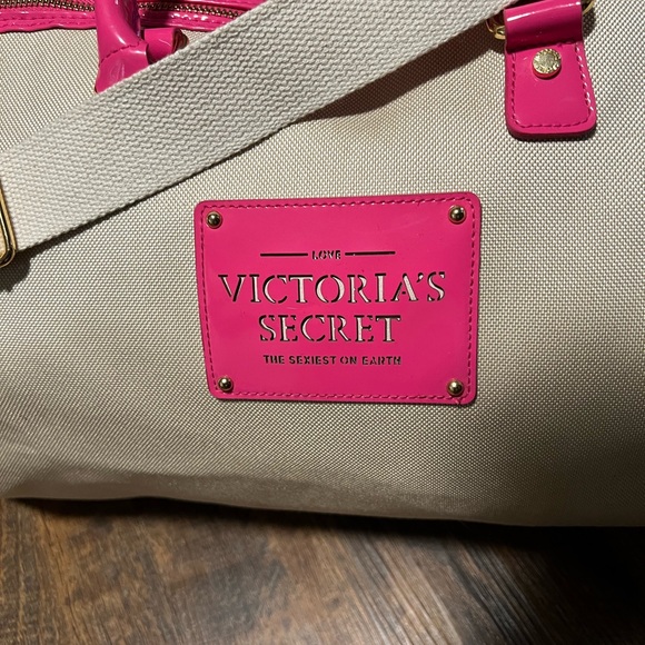 Victoria's Secret Love The Sexiest On Earth Beige Canvas Pink duffle bag - Picture 3 of 5